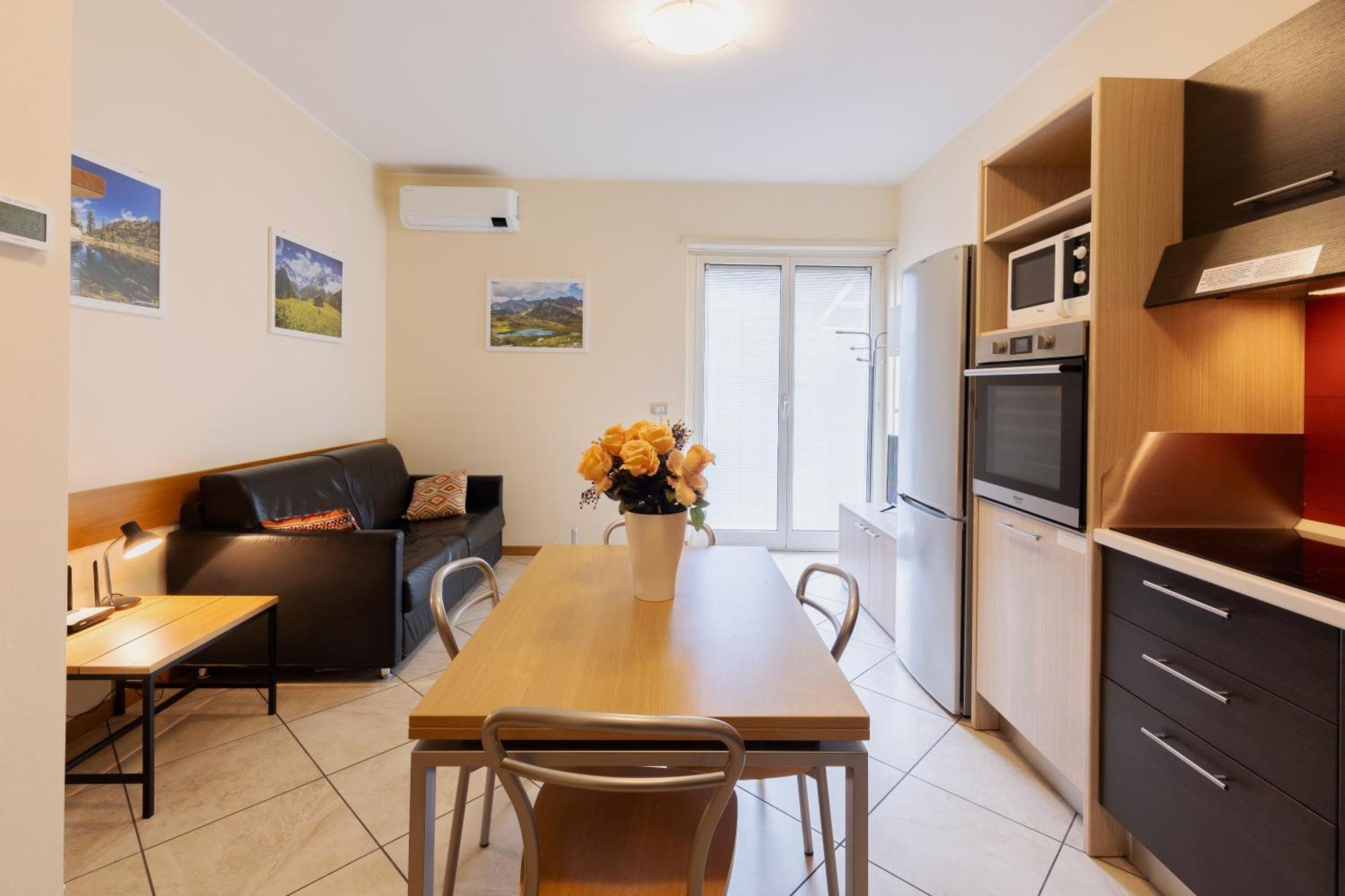 Residenza Il Castello Apartment Sondrio Bagian luar foto