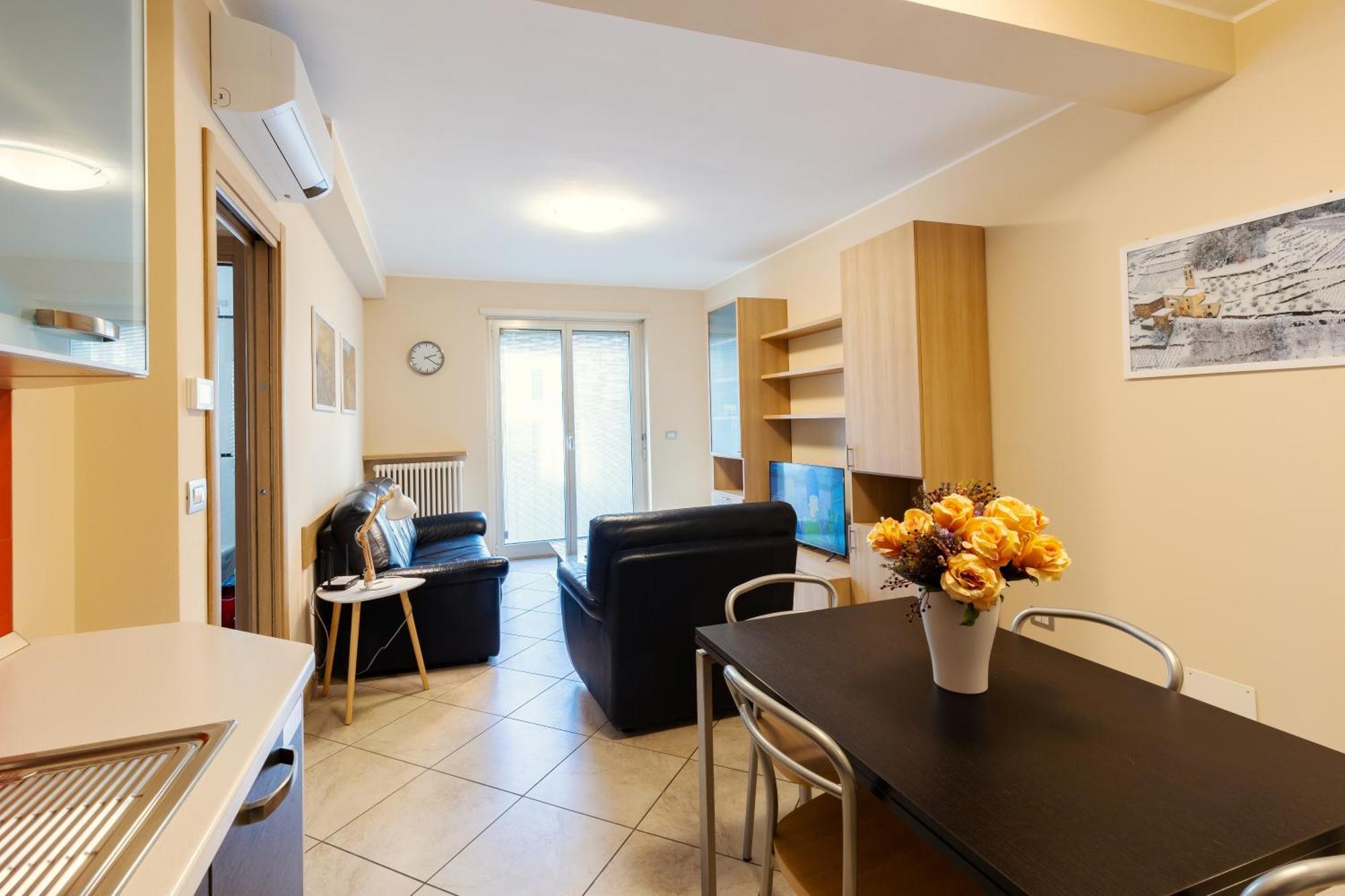 Residenza Il Castello Apartment Sondrio Bagian luar foto