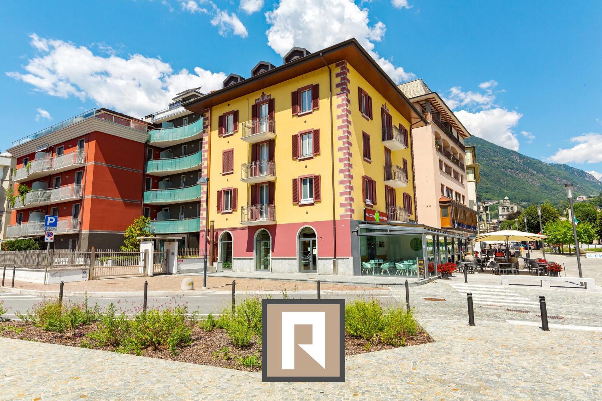 Residenza Il Castello Apartment Sondrio Bagian luar foto
